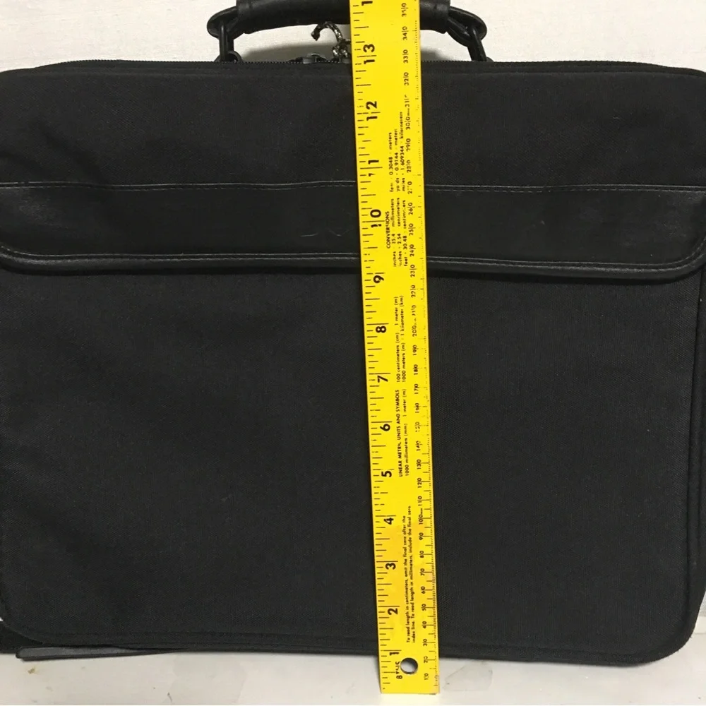 Dell Professional Laptop Computer Shoulder Messenger Business Briefcase Bag EUC